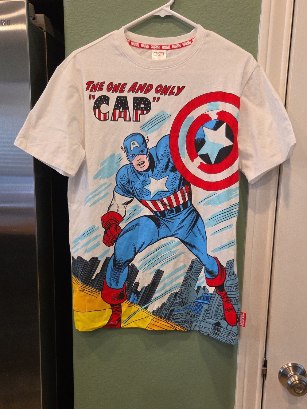 Marvel Captain America Tee - White with Red & Blue Graphic